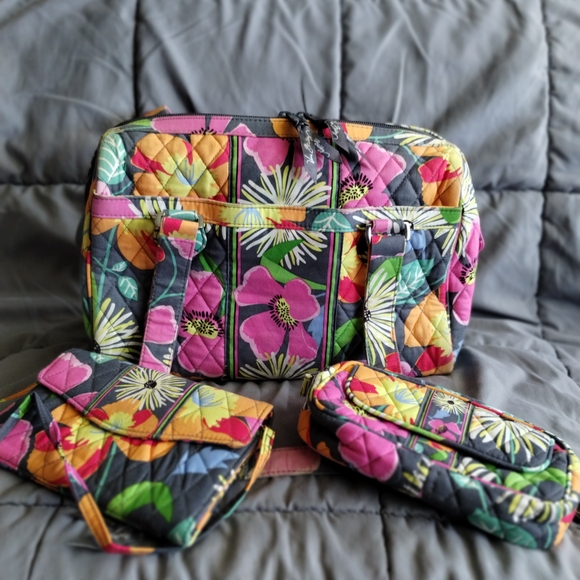 Vera Bradley Handbags - Vera Bradley 3 Piece Purse Set